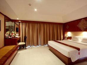 Отель Rayaburi Hotel Patong