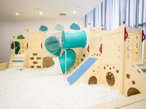 Курортный отель The Empyrean Cam Ranh Beach Resort