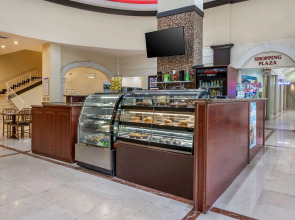 Ramada Plaza by Wyndham Marco Polo Beach Resort