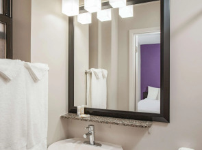 La Quinta Inn & Suites by Wyndham New York City Central Park