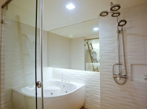 Jomtien Palm Beach Hotel And Resort