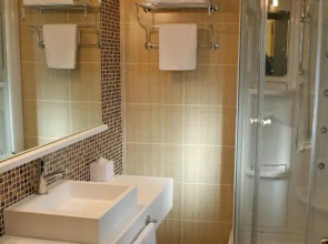 Ener Old Castle Resort Hotel