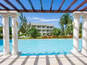 Grand Palladium Lady Hamilton Resort & Spa All Inclusive