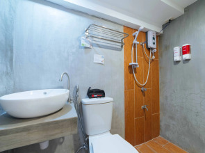 RedDoorz Plus @ Danlig Street Makati