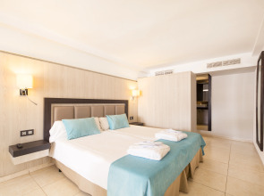 FERGUS Style Bahamas