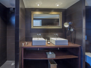 Puro Oasis Urban Hotel