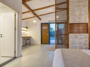 Rota Kilidonia Karaöz Suites&Villas