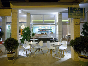 Costantiana Beach Hotel Apartments