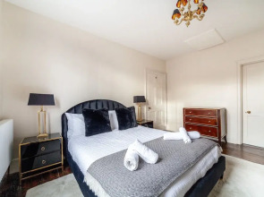 The New Cross Premier Room