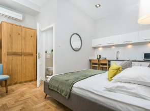 Venetian House Market Square Aparthotel