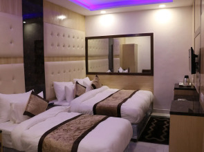 Check In Room Chuna Mandi