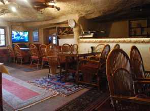 Lalezar Cave Hotel