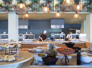 Отель Dolce Athens A tica Riviera