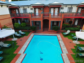 Courtyard Hotel Rosebank