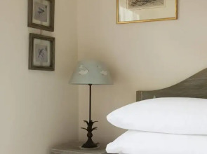 Portland Road X by Onefinestay