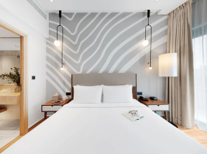 Adagio Premium The Palm