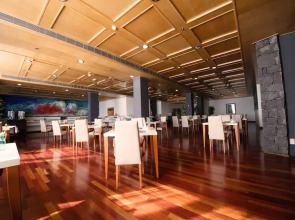 Отель Escuela Santa Cruz