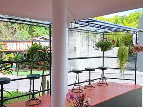 Aromdee @ Naithon Beach