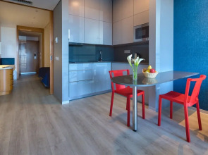 Four Views Monumental Lido