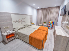 Nicholas Color Hotel