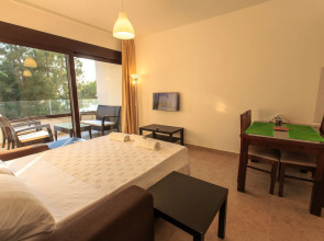 Apartments Kuce Lekovica snack bar- Bistro & Beach