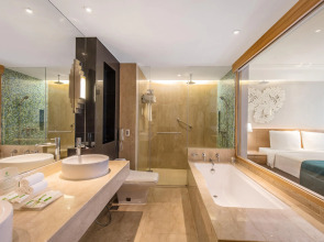 Holiday Inn Bangkok by IHG