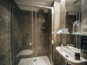 Maestral Resort & Casino