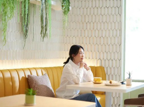 Shama Yen-Akat Bangkok