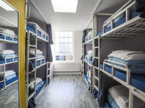 Smart Hyde Park View - Hostel