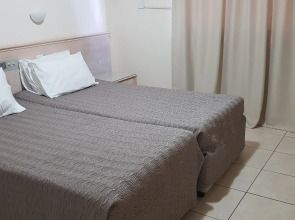 Senator Hotel Apartments - Adults Only