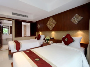 Отель Rayaburi Hotel Patong