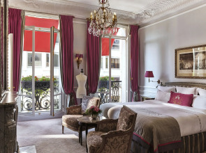 Отель Plaza Athenee