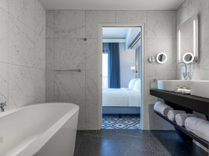 SOWELL COLLECTION Hôtel du Roi & SPA