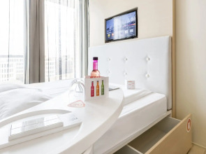 Sound Garden Hotel Airport