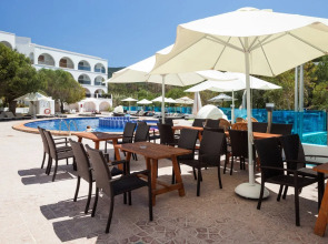 Aparthotel Puerto Cala Vadella