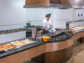 Отель 4R Miramar Calafell