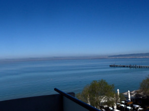 Golden Star City Resort