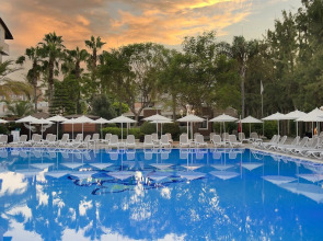 Quattro Beach Spa & Resort Hotel