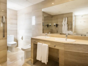 Hotel ILUNION Almirante