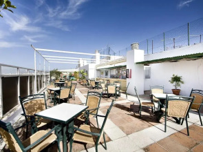 Hotel Monarque El Rodeo