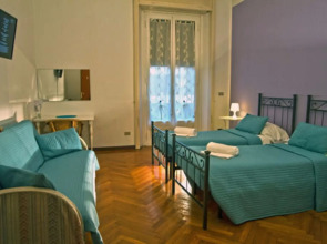 B&B I Am Here Central Station