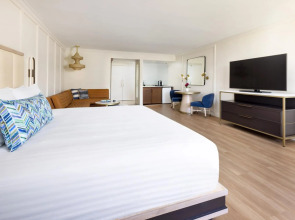 The Anza - A Calabasas Hotel