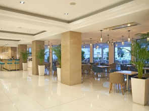 Sunrise Oasis Hotel & Waterpark