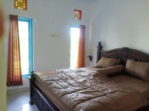 Sekumpul Local House