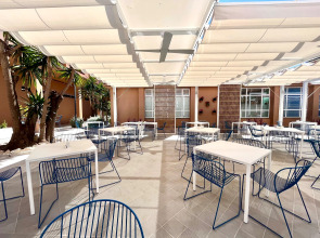 Отель Los Amigos Beach Club