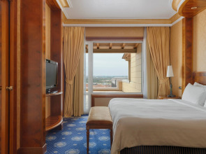 Отель Rome Marriott Park