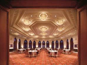 Al Bustan Palace, a Ritz-Carlton Hotel