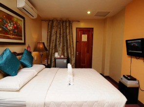 Big Apple Hotel & Bar