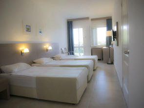 Bodrum Sea Side Beach Club Hotel