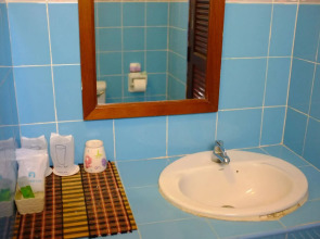 Thaniza Beachfront Resort